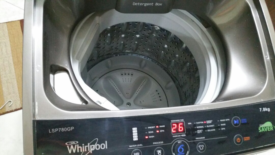 Whirlpool automatic washing machine, TV & Home Appliances, Washing Machines and Dryers on Carousell