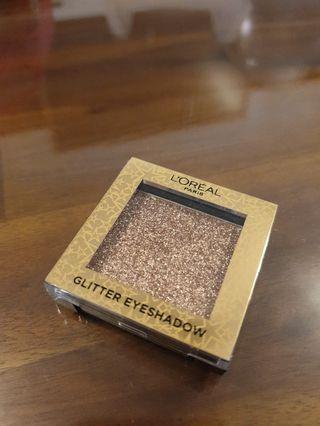 Glitter eyeshadow (01 Stardust in Paris)