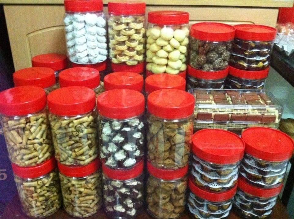Assorted Kuih raya, Food & Drinks, Homemade Bakes on Carousell