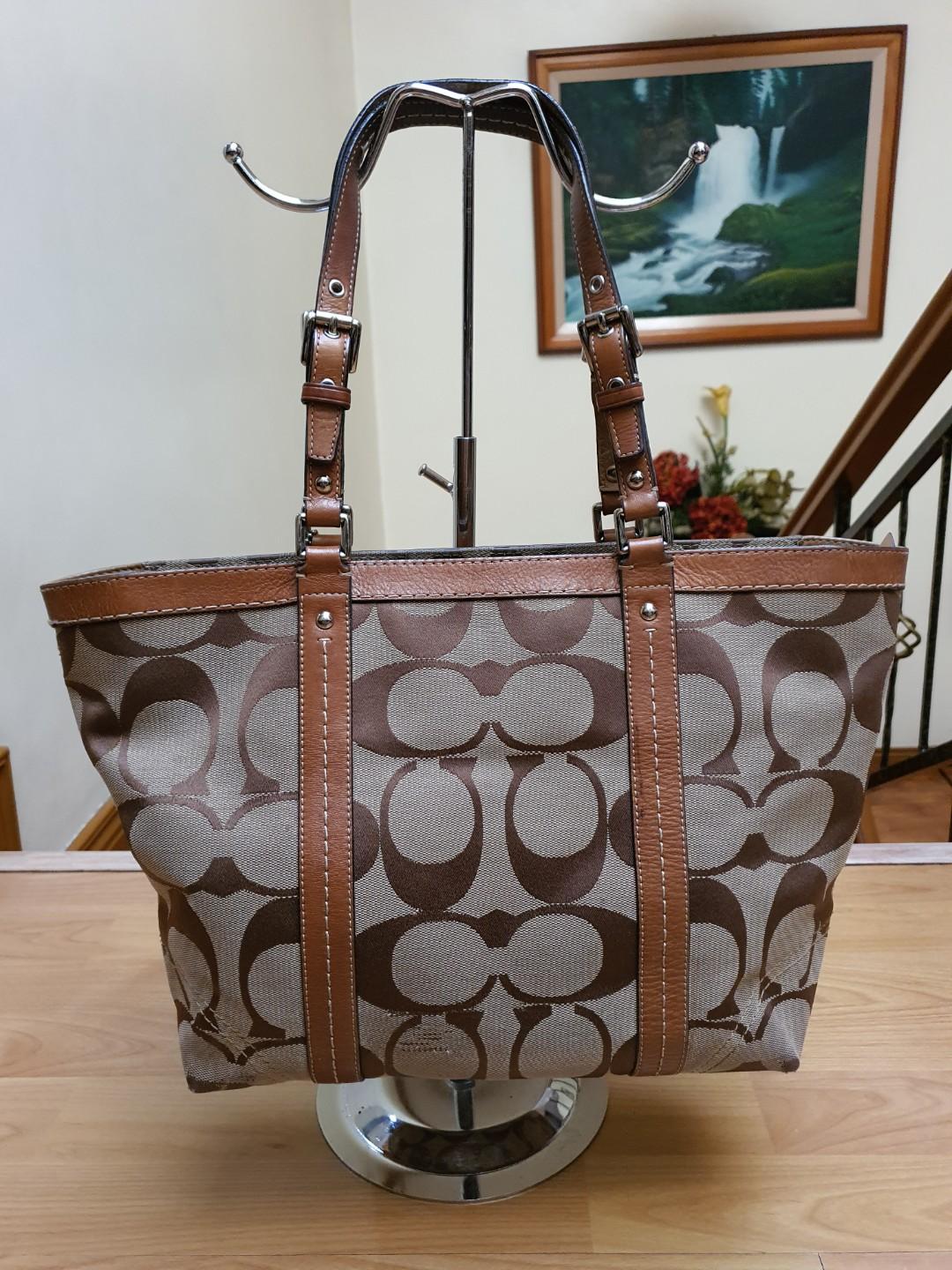 coach medium tote