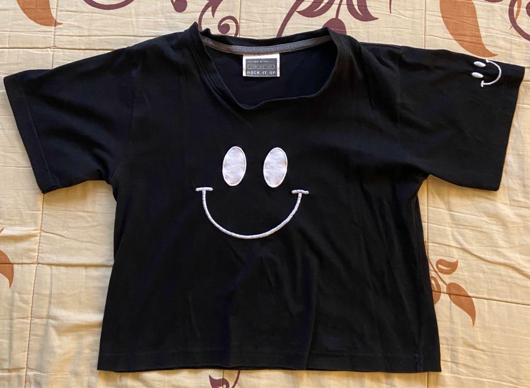 Crop Top (Category: Sleep and Loungewear) located in Manila. Submitted by secondasnew_ (Listing ID 282360522, Image 1). Description: Once used only. Fits S-M.