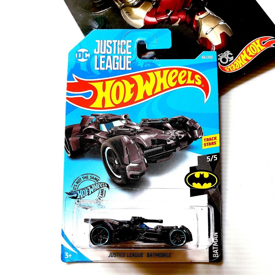 Hot wheels justice league batmobile 2018 discount