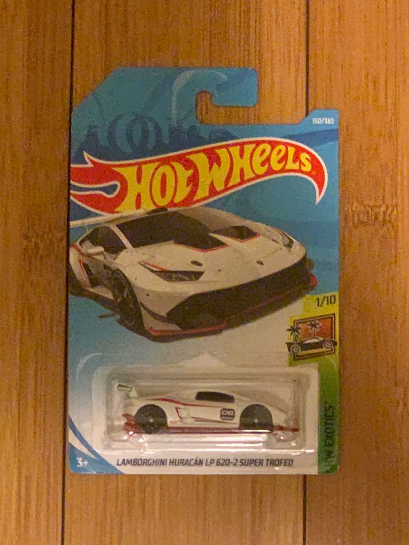 Hot Wheels Lamborghini LP 620-2 Super Trofed, Hobbies & Toys, Toys