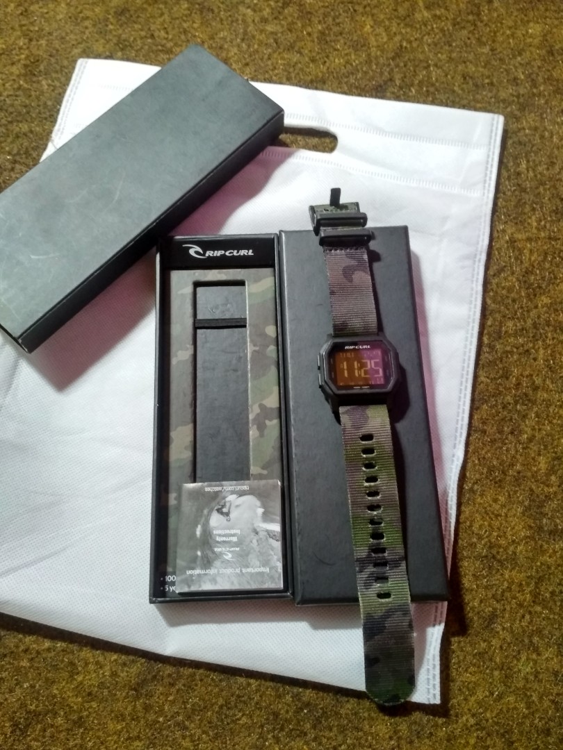 Atom webbing digital watch deals
