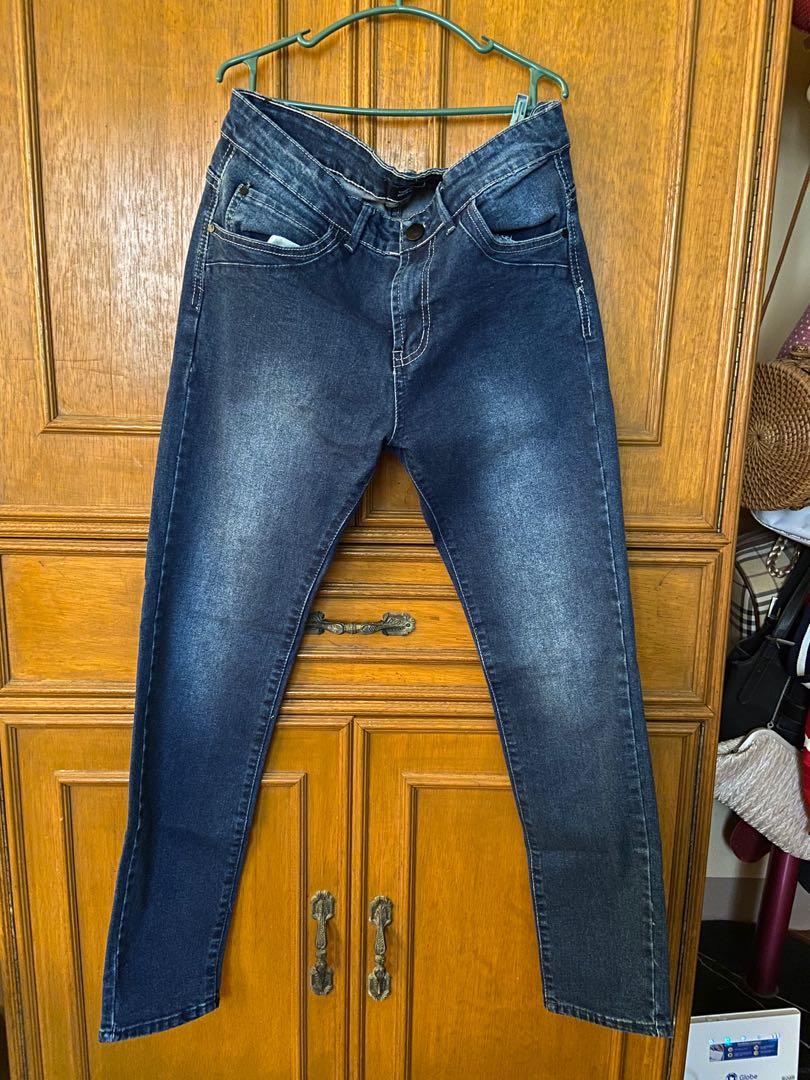 Lee Jeans (Category: Jeans) located in Manila. Submitted by secondasnew_ (Listing ID 282380710, Image 1). Description: Size 30..