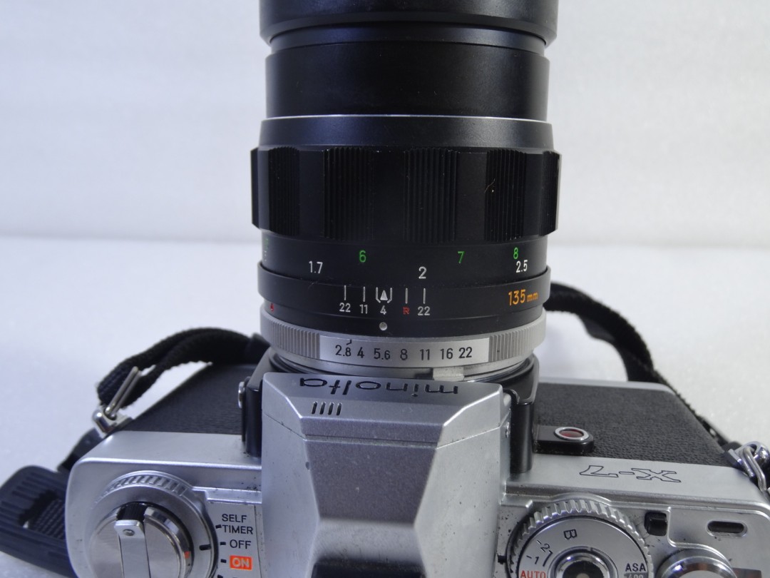 minolta X-7 35mm vintage slr (135mm f2.8)