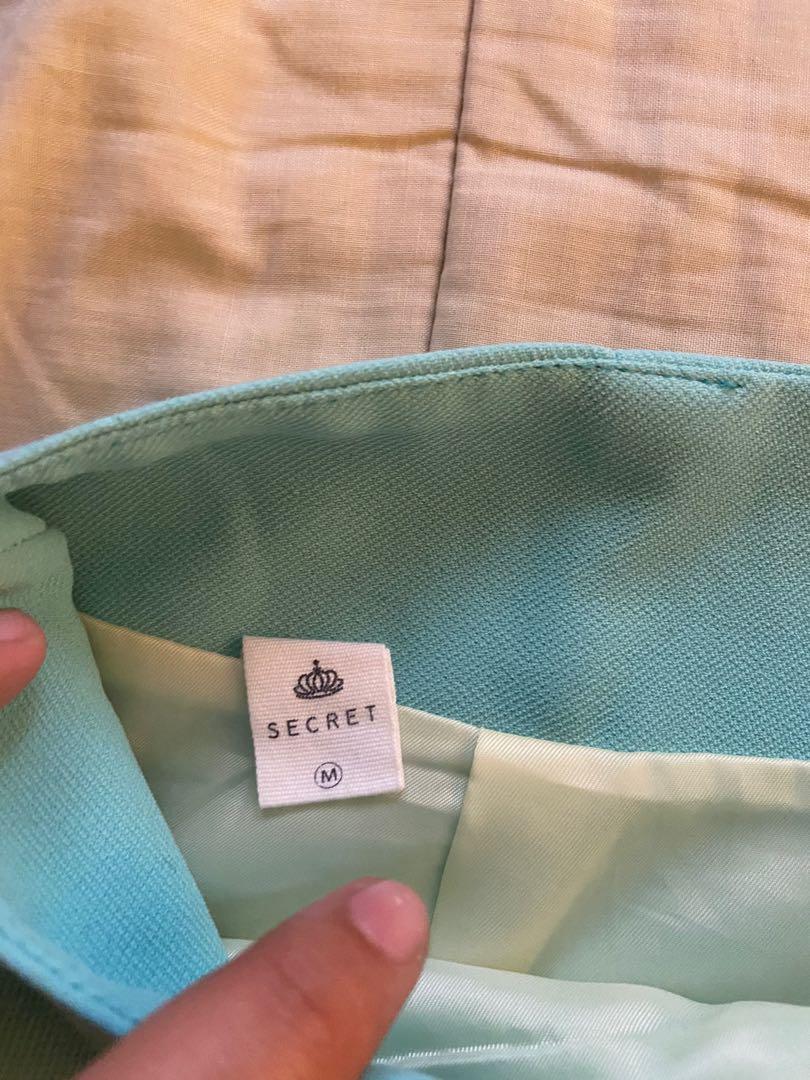 Mint Green Skirt (Category: Skirts) located in Manila. Submitted by secondasnew_ (Listing ID 282372450, Image 2). Description: Fits S-M.