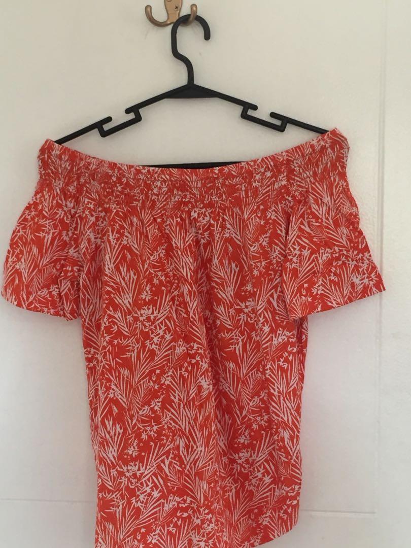 Orange H&M Leaves Off-Shoulder Top (Category: Sleeveless) located in Cainta. Submitted by smb07 (Listing ID 282353773, Image 3). Description: 👚 Product: Orange H&M Leaves Off-Shoulder Top 🧥 RFS: I no longer use this top, but it is still in very good condition 👗 Used: 1-2 times 👒 Meet-up: Robinsons Metro East, Sta. Lucia East, SM East Ortigas; cash payment 🧦 Items are all AUTHENTIC, NON-REFUNDABLE, AND WILL COME WASHED AND IRONED 👟 Feel free