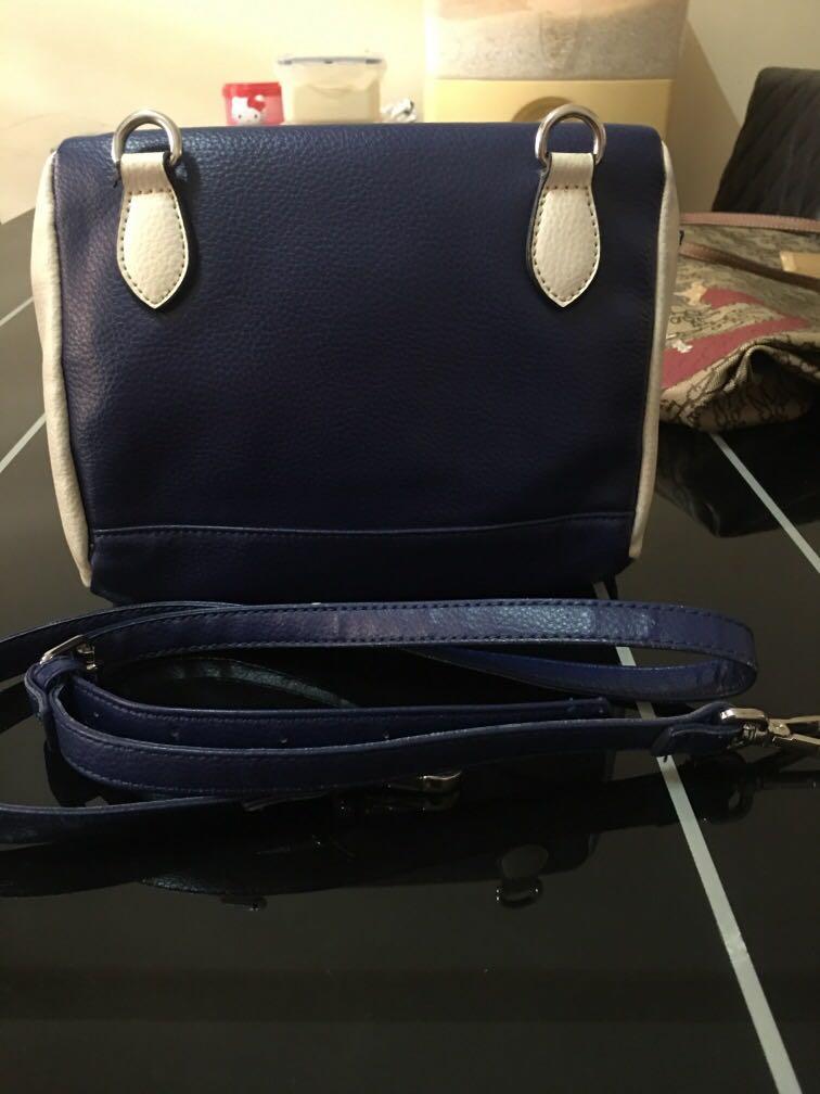 ORIGINAL TOGIRL THE DAY GIRL SLING BAG