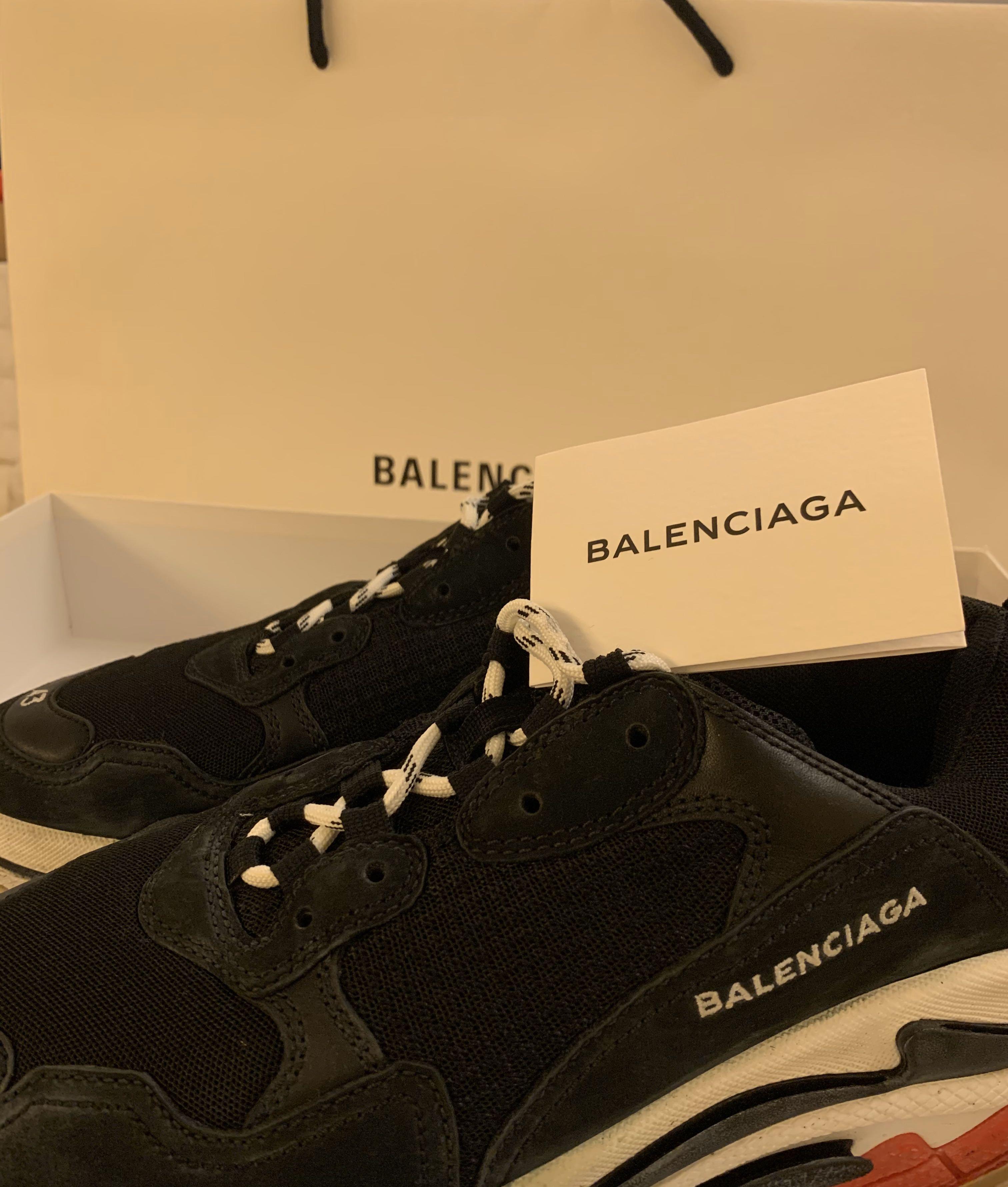 BALENCiAGA TRiPLE S CLEAR SOLE UNBOXiNG BUToW