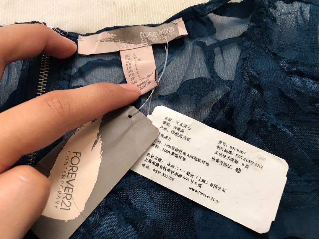 Brandnew Forever 21 crop top see through (Category: Others Tops) located in Makati City. Submitted by baesjc (Listing ID 282561826, Image 2). Description: Large size Brandnew You can also shop on my Shopee account for COD Jeannebaes #fashionislove #sustainableclothing.
