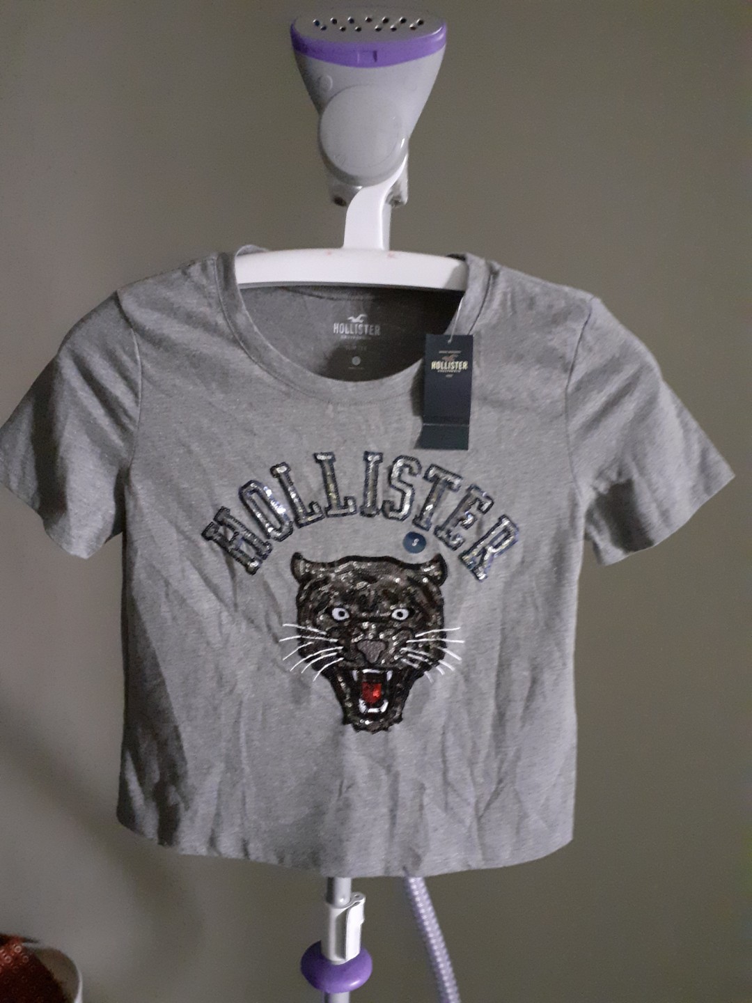 hollister slim tee