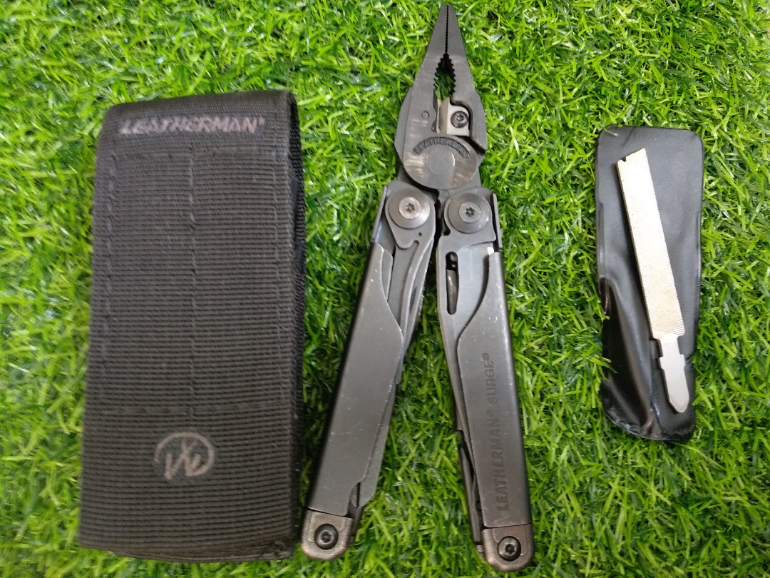 LEATHERMAN SURGE BLACK OXIDE USED Sports Equipment Hiking