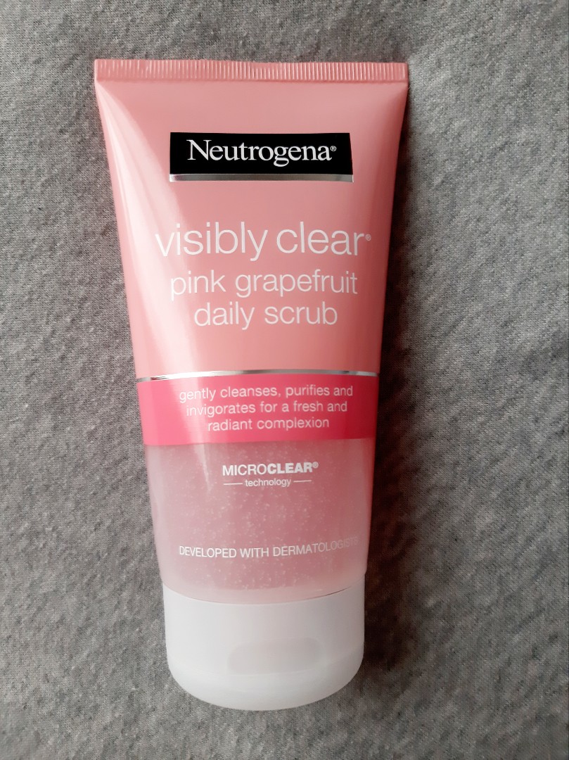 Neutrogena Visibly Clear pink grapefruit Daily Scrub
