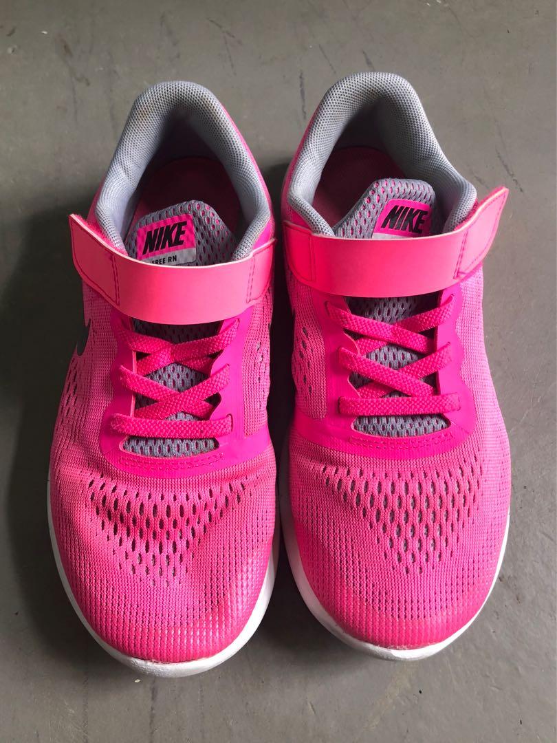 girls nike shoes pink