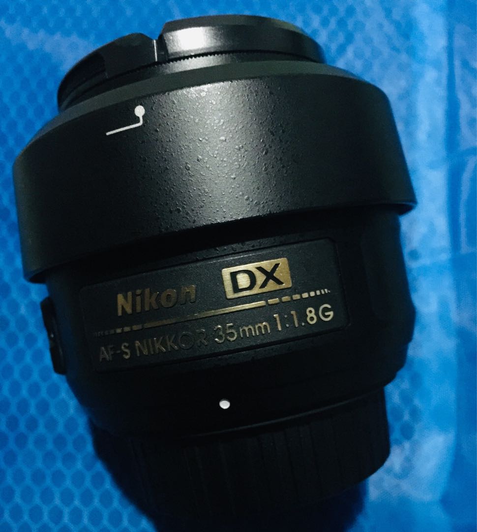 Nikon D7000 grip and 35mm 1.8g