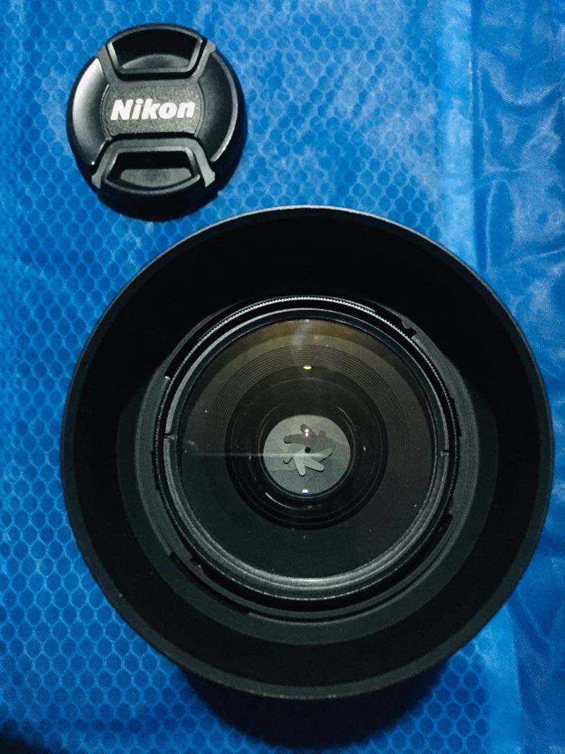 Nikon D7000 grip and 35mm 1.8g