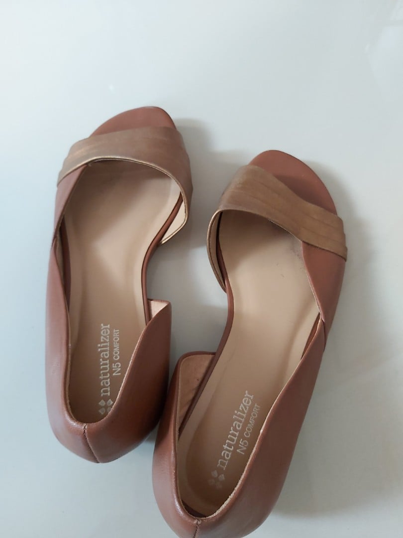 naturalizer sandals flat
