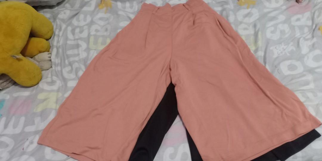 Preloved wide pants (Category: Other Bottoms) located in Manila. Submitted by hotflower13 (Listing ID 282519750, Image 3). Description: 3 pcs bundle wide pants Nakastock lng sa cabinet bawas gamit po. Please manage your expectation. Thank you!!! RFS: Decluttering.