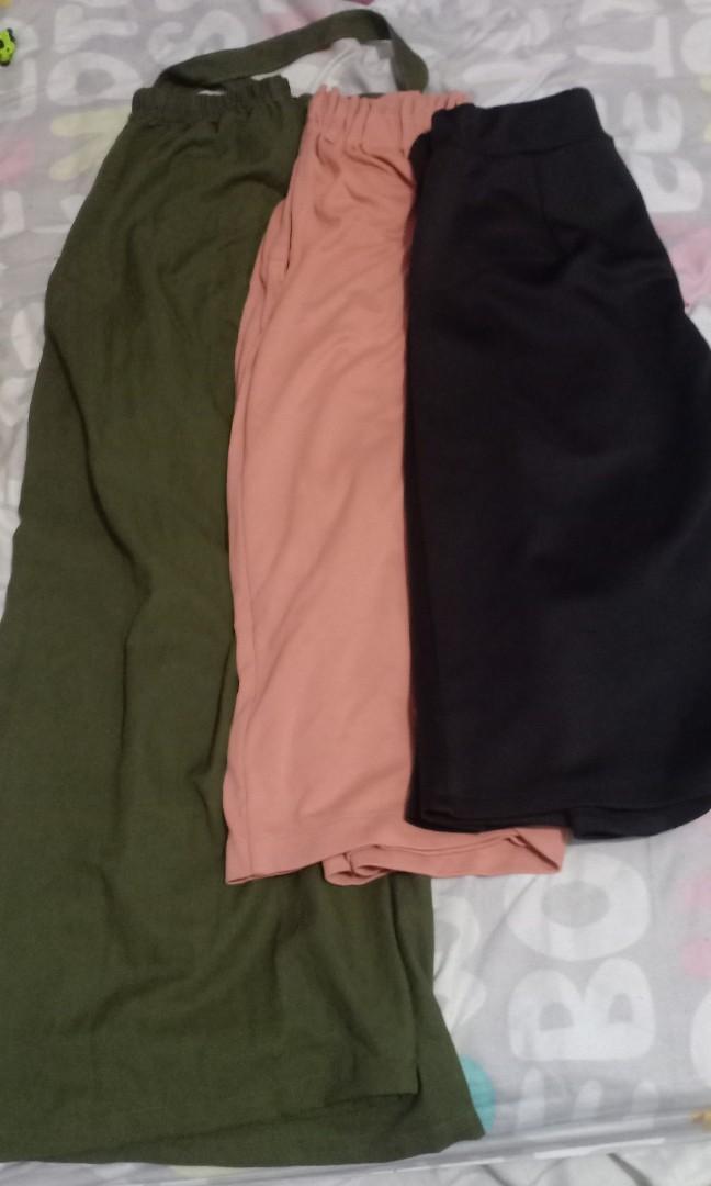 Preloved wide pants (Category: Other Bottoms) located in Manila. Submitted by hotflower13 (Listing ID 282519750, Image 1). Description: 3 pcs bundle wide pants Nakastock lng sa cabinet bawas gamit po. Please manage your expectation. Thank you!!! RFS: Decluttering.