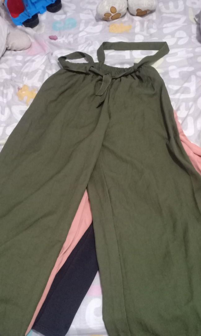 Preloved wide pants (Category: Other Bottoms) located in Manila. Submitted by hotflower13 (Listing ID 282519750, Image 2). Description: 3 pcs bundle wide pants Nakastock lng sa cabinet bawas gamit po. Please manage your expectation. Thank you!!! RFS: Decluttering.