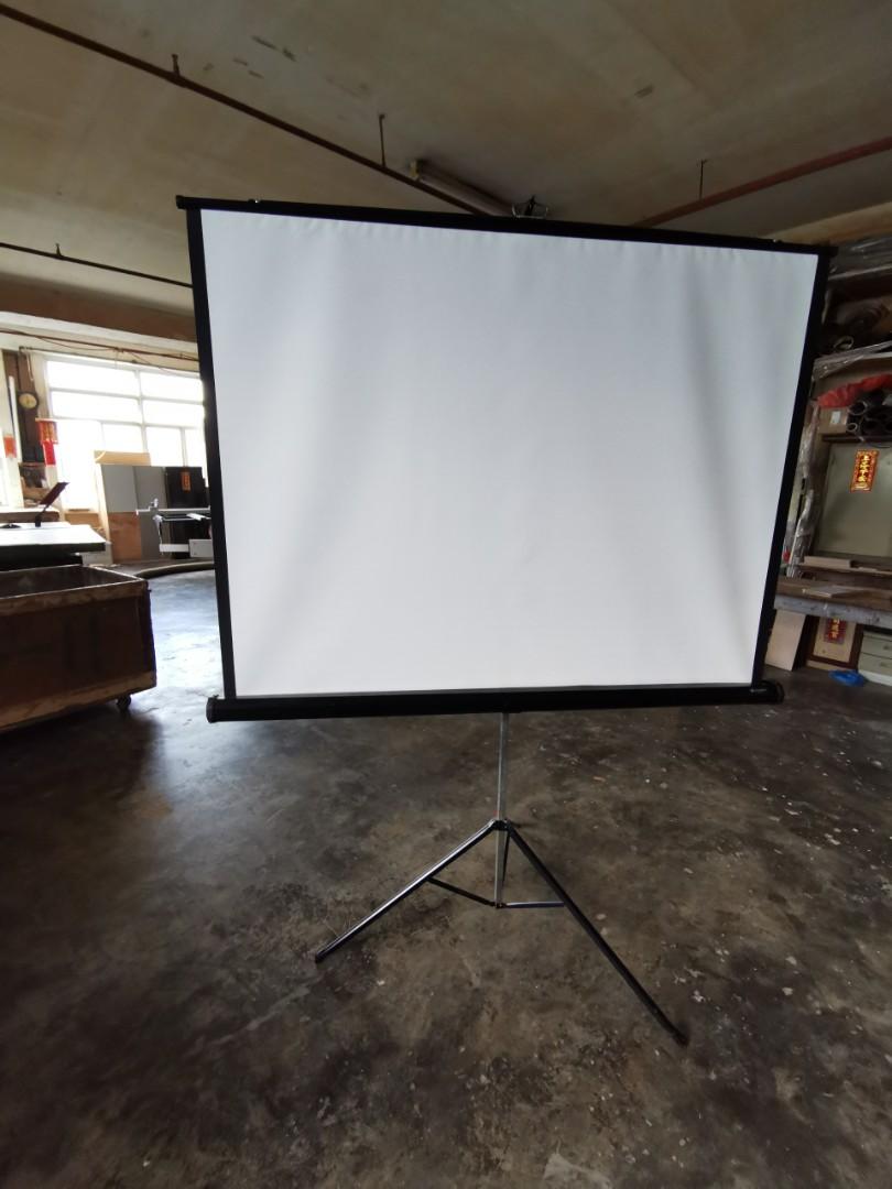 Projector screen (Category: Projectors) located in Singapore. Submitted by jascofurniture (Listing ID 282634921, Image 1). Description: 6ft portable projector screen. Flexible high-low case adjustments allow screens to be fully opened in a room. It is also very handy for portability and transportation. Easy to set up - simply pull up the screen and it takes up little space. Ease of storage too. Self-collection..