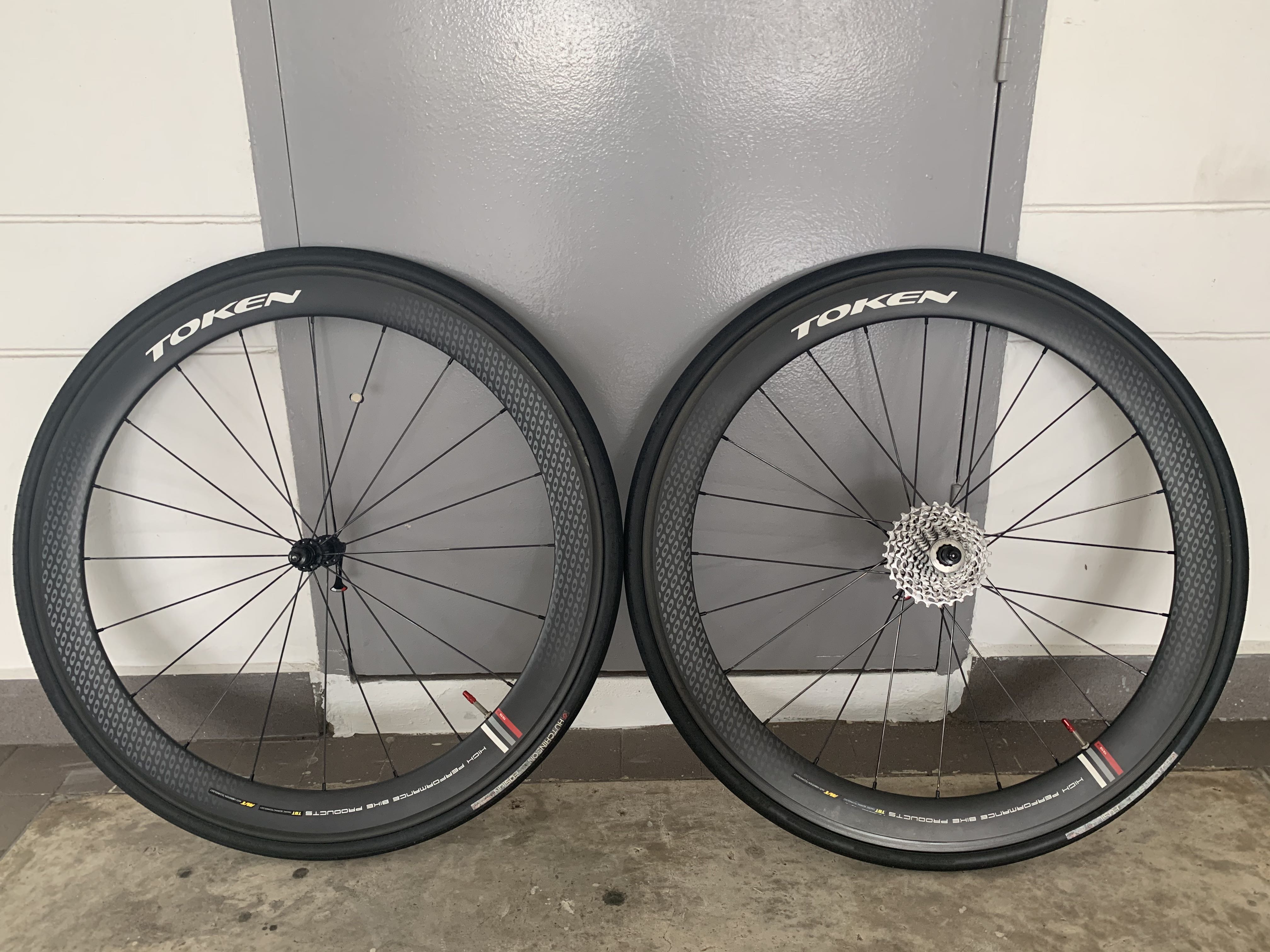 Token C55 Carbon Clincher Wheelset