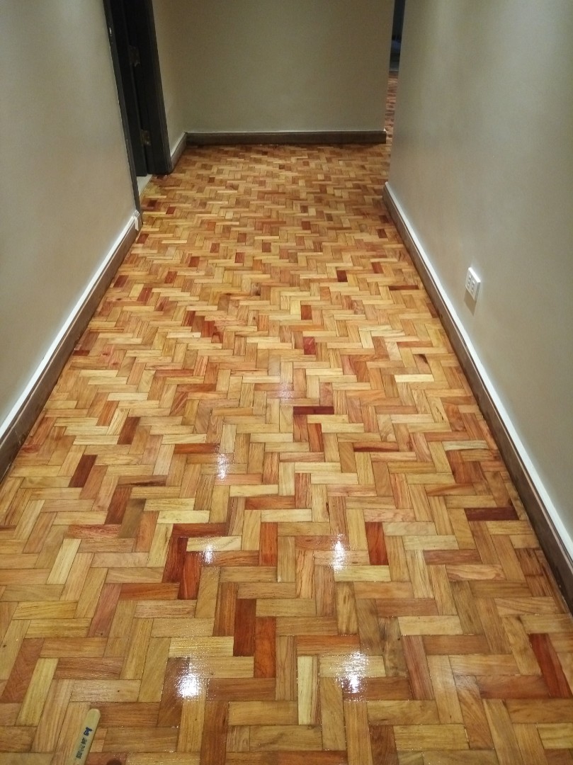 wood floor sanding and polishing services