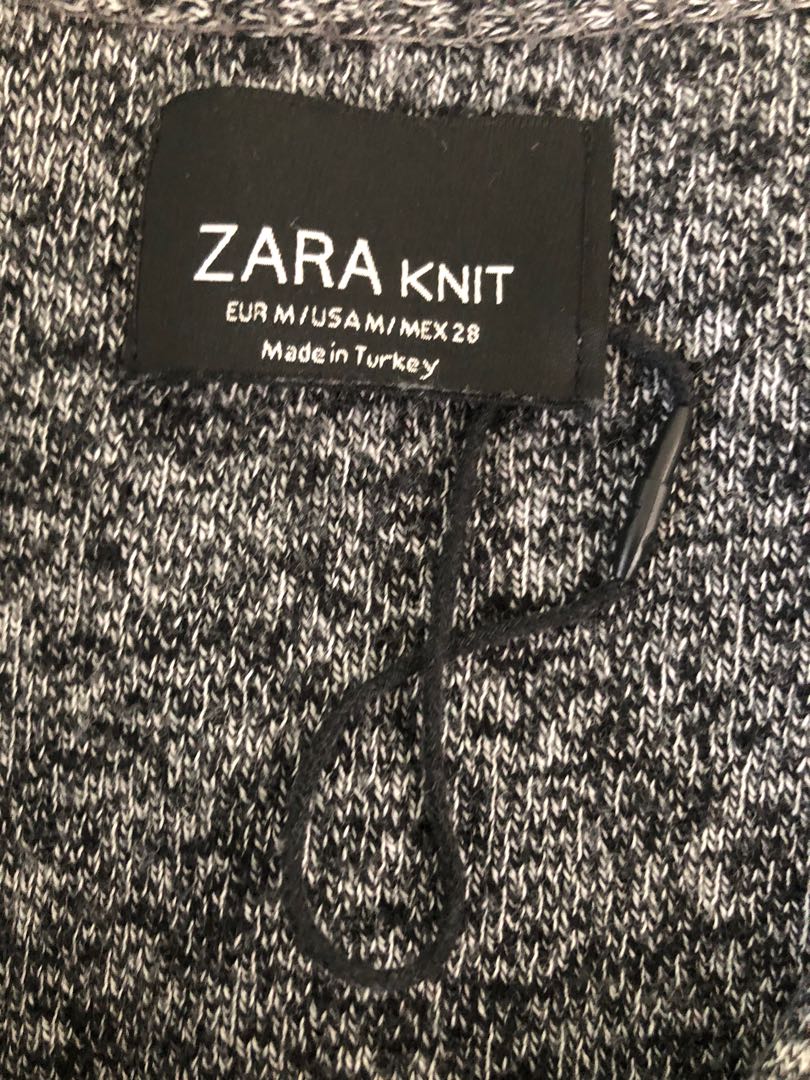 Zara Oversized Knit Short Sleeve Top (Category: Longsleeves) located in Manila. Submitted by una.ph (Listing ID 282583399, Image 2). Description: Brand new medium on tag Style is oversized so it can fit large Can be worn off shoulder - can be easily dressed up or down #zara #zaratop #travelootd #knitwear #knit #knittop #oversizedtop #loosetop #looseknittop #chillyweathertop #coldweathertop #graytop .
