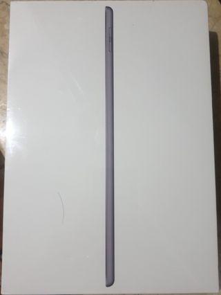 IPad 7th gen 32gb WiFi Space Gray Brand new/Sealed with 1 year Apple warranty.