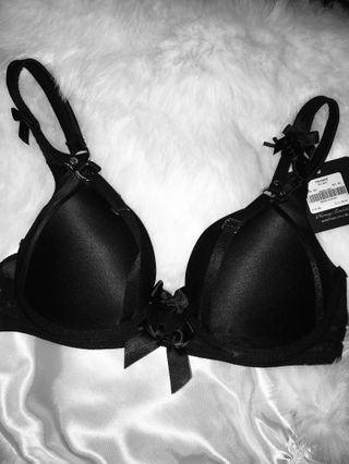 (Category: ) located in . Submitted by sixes (Listing ID 282796253, Image 1). Description: .