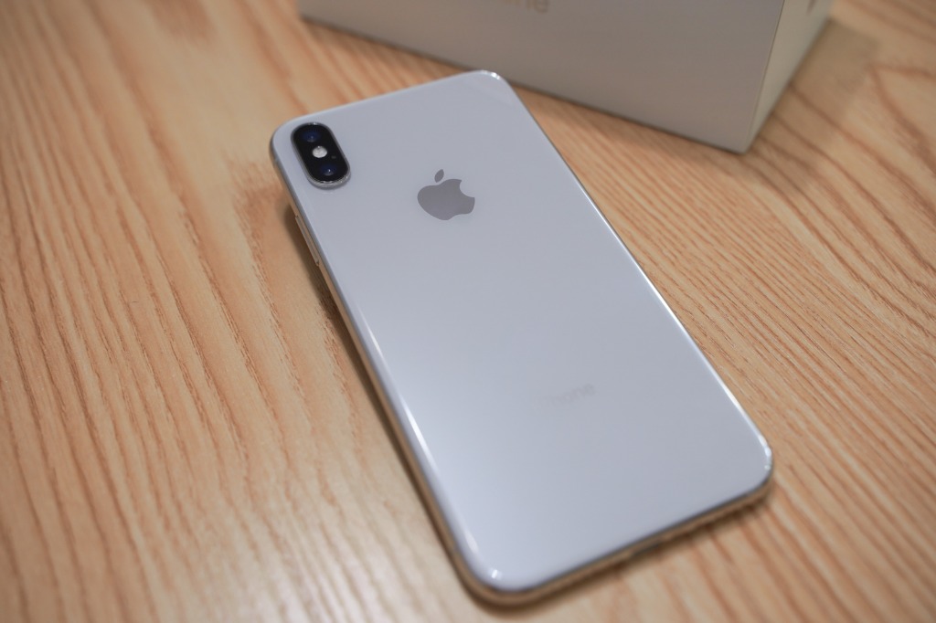 Apple iPhone X 256GB Silver 白銀色(香港行貨，有盒，型號MQA92ZP/A