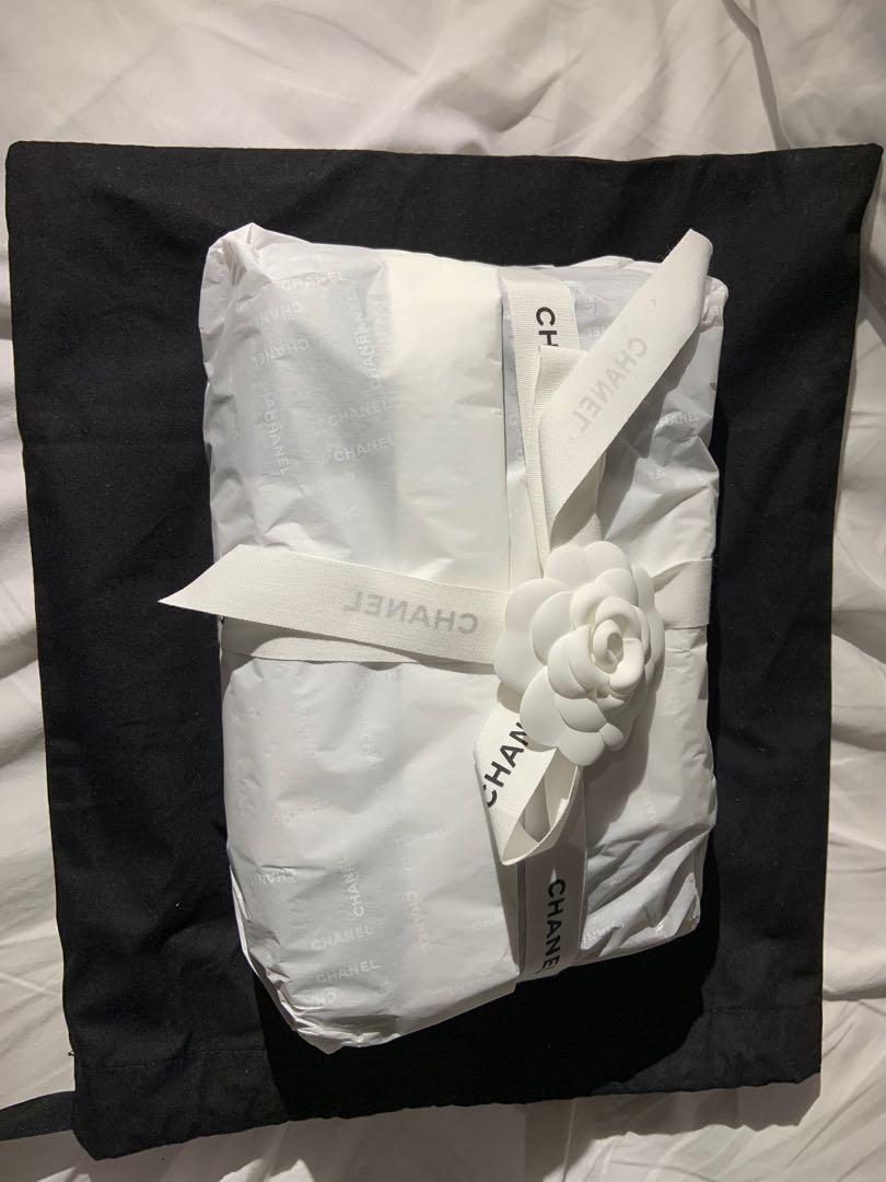 Chanel 19 Flag bag AS1160 small size, 名牌, 手袋及銀包- Carousell