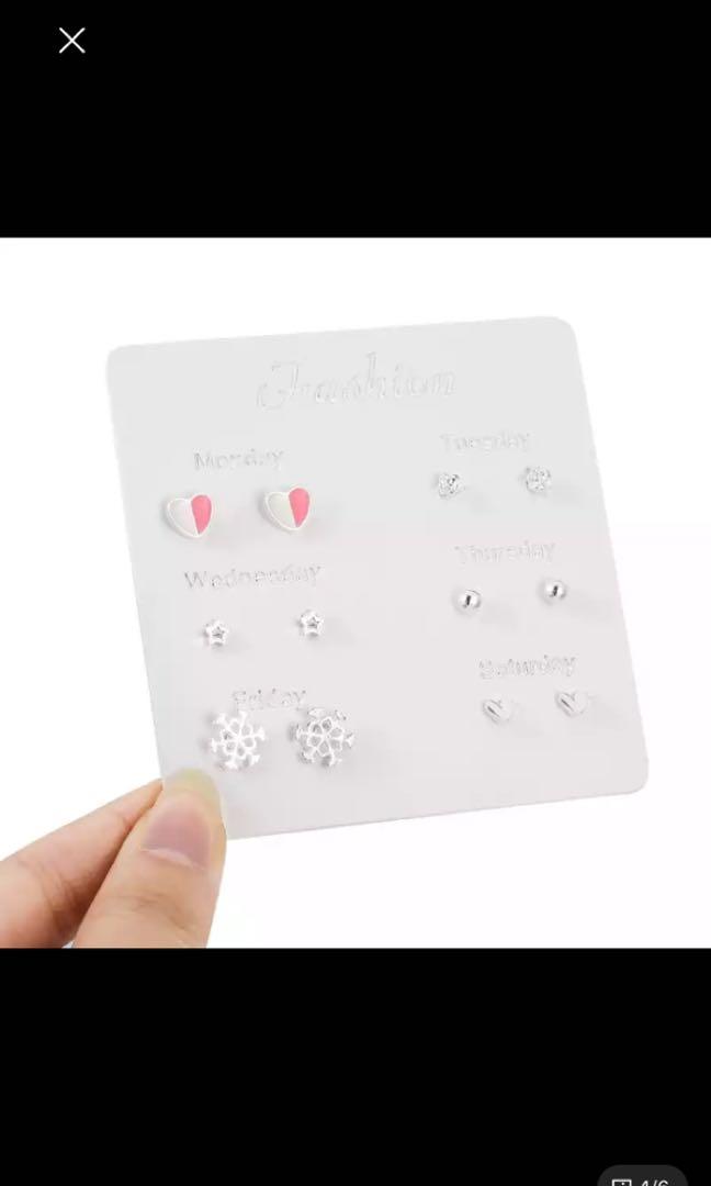 Earrings Set (Category: Earrings) located in Singapore. Submitted by cinnamorrol (Listing ID 282710321, Image 3). Description: 6 pairs for $5 only . Randomly . #earingsets.