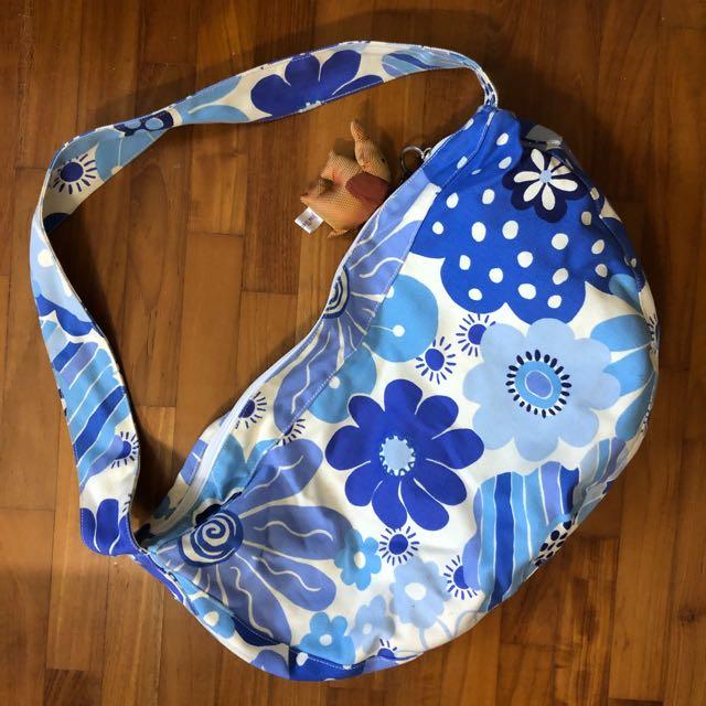 Jim Thompson Shoulder Bag (Category: Tote Bags) located in Singapore. Submitted by sunlitvase (Listing ID 282784091, Image 1). Description: .
