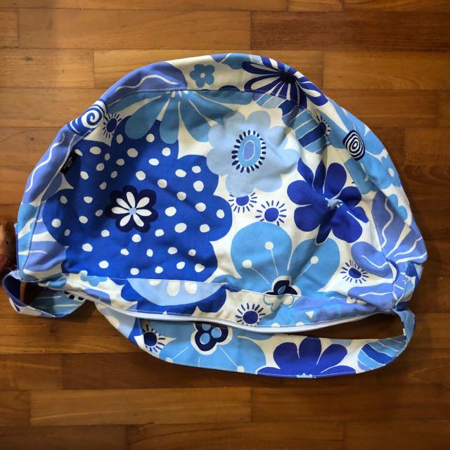 Jim Thompson Shoulder Bag (Category: Tote Bags) located in Singapore. Submitted by sunlitvase (Listing ID 282784091, Image 2). Description: .