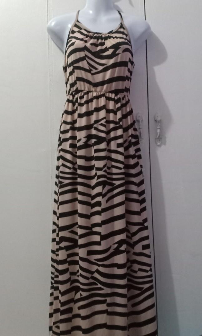 Preloved long dress 01 (Category: Dresses) located in Manila. Submitted by hotflower13 (Listing ID 282707078, Image 2). Description: Preloved long dress. Nakastock lng sa cabinet bawas gamit po. Please manage your expectation. Thank you!!! RFS: Decluttering.