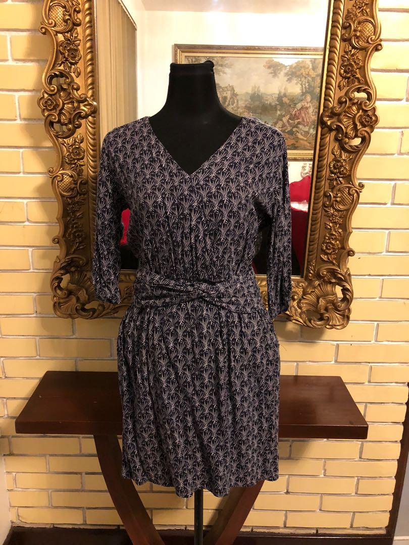 Promod workwear blue printed dress (Category: Dresses) located in Pasig City. Submitted by preloved_ramen21 (Listing ID 282831388, Image 1). Description: Brand: PROMOD color: Navy blue size: US8, UK12 measurement: bust: 34-36” waist: 30” with side zipper length: 36” condition: used but not abused.