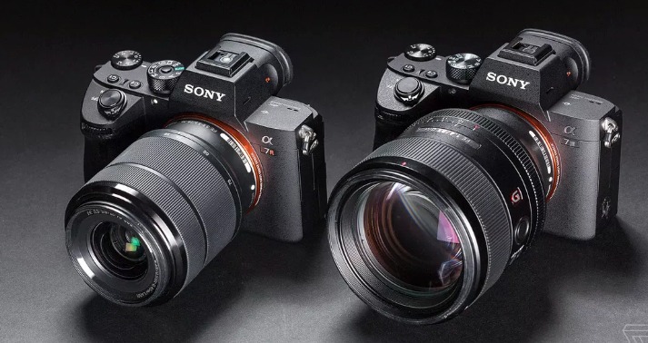 SONY A7iii A73 A7M3 (ILCE-7M3K) camera + kit-lens 28-70 + extra battery (Ready to BUY this camera)