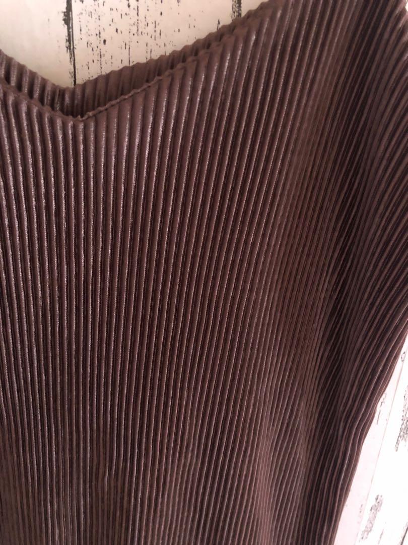 Spaghetti strap (Category: Sleeveless) located in Manila. Submitted by acloved (Listing ID 282749687, Image 3). Description: .
