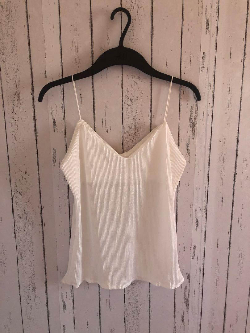 Spaghetti strap (Category: Sleeveless) located in Manila. Submitted by acloved (Listing ID 282749687, Image 1). Description: .