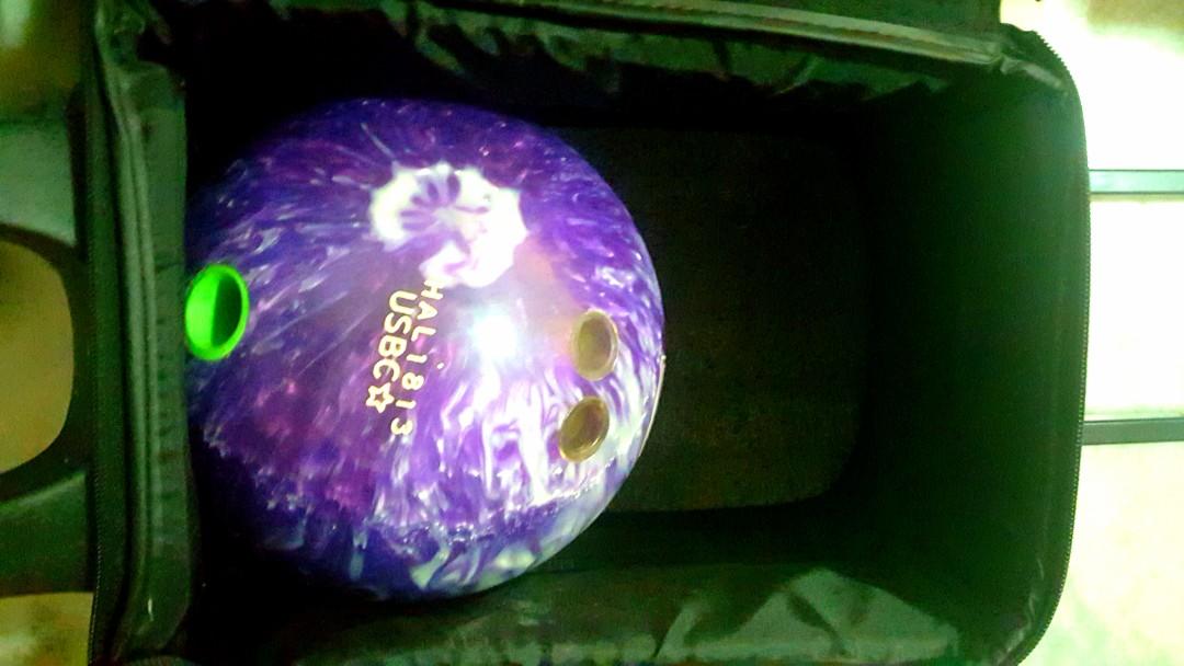 Usbc bowling ball size 12, Sports Equipment, Sports & Games, Billiards