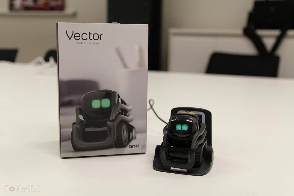  Vector Robot by Anki, A Home Robot Who Hangs Out