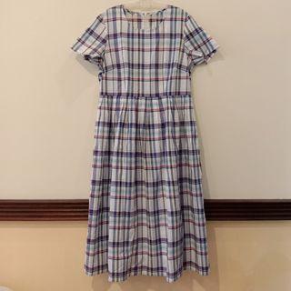 Mididress kotak-kotak