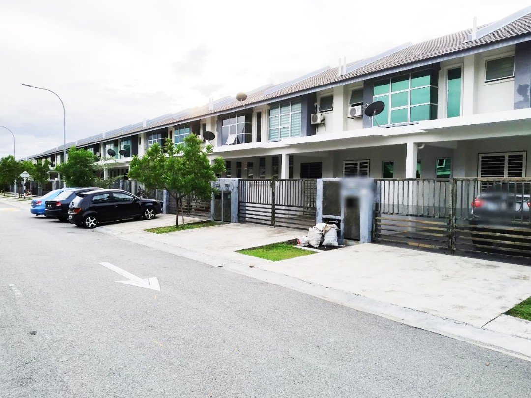 Bangi Avenue Double Storey For Sale Property For Sale On Carousell