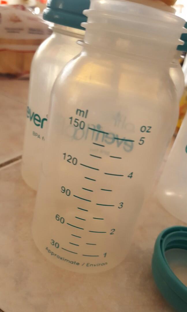 Breastmilk bottle (Category: Breastfeeding & Bottle Feeding) located in Las Pinas. Submitted by closetful.ph (Listing ID 282925746, Image 2). Description: Used not abused. fits a medela pump.