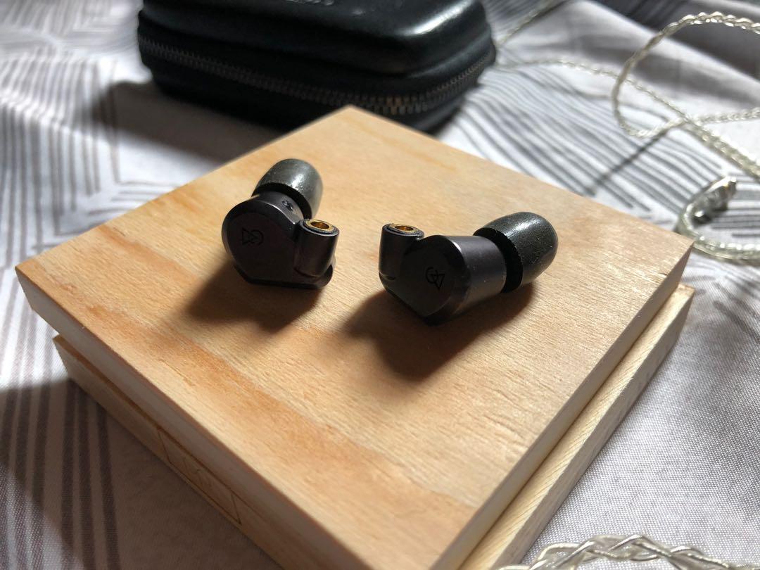 Campfire audio Lyra 2 99% new齊配件加送線, 音響器材, 可攜式音響