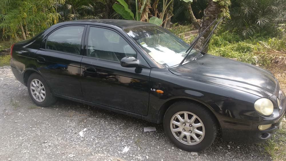 Kia Sephia (Category: Cars for Sale) located in Petaling Jaya. Submitted by saepolj (Listing ID 282944751, Image 3). Description: Assalamualaikum. Kereta jenama Kia Sephia sedia untuk dijual kepada yang berminat. Harga boleh lagi dikurangkan jika betul berminat nak guna. Keadaan kereta masih baik. Aircond kereta ni perlu di top up gas semula je. Yang lain masih elok dan selamat berjalan jauh. Boleh datang lihat dulu kereta ni. Cukai jalan masih s