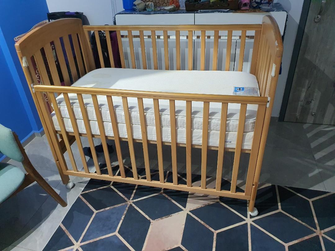 movable cot