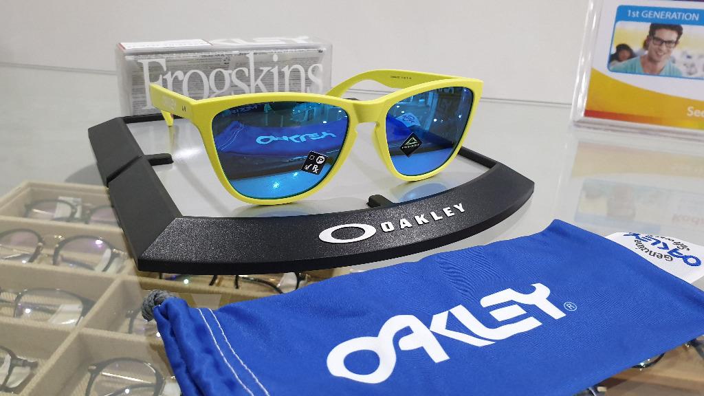 Oakley Frogskins OO9444F-03 35th Anniversary Limited Edition Matte Neon  Yellow, Men's Fashion, Watches & Accessories, Sunglasses & Eyewear on  Carousell
